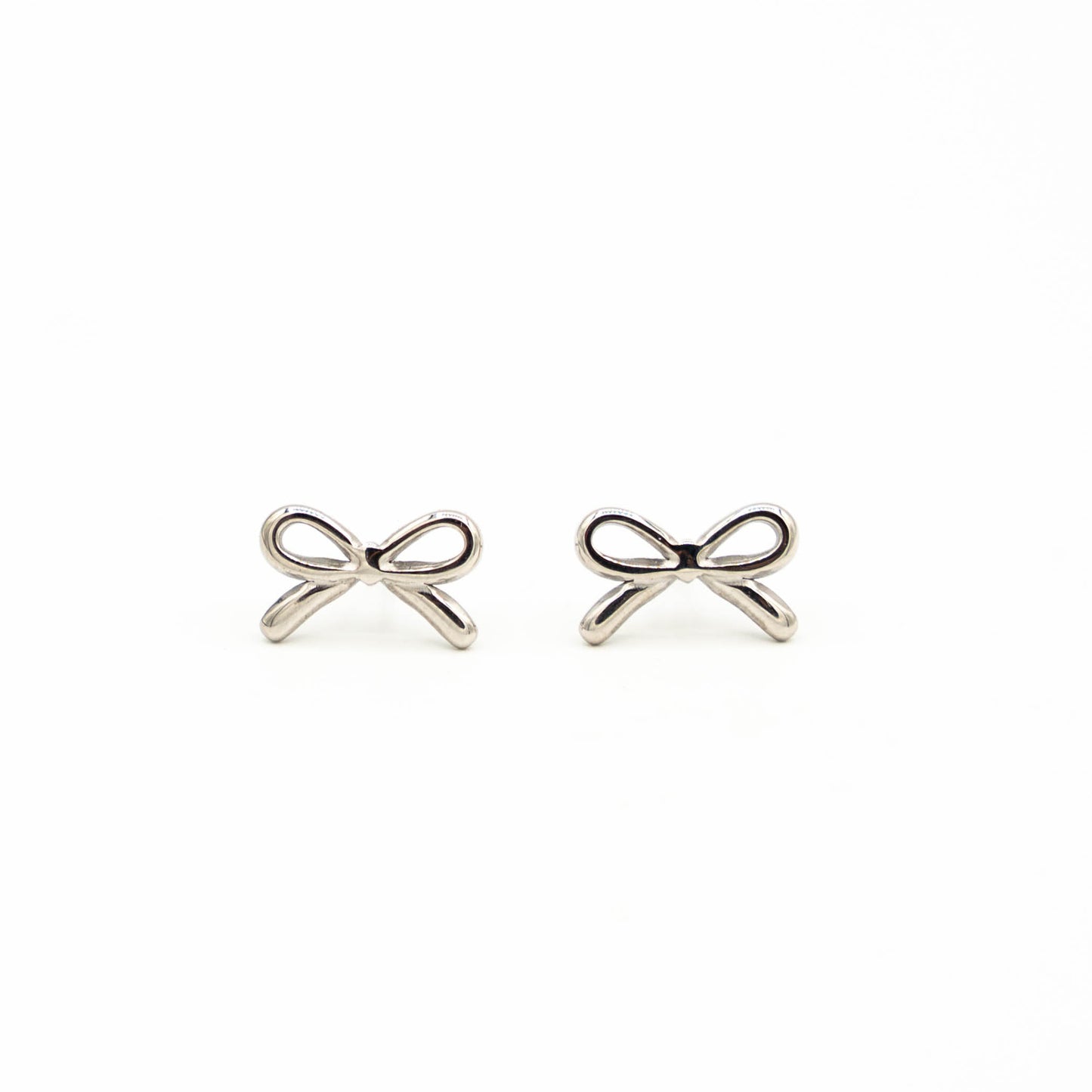 Tiny bow stud oorbellen