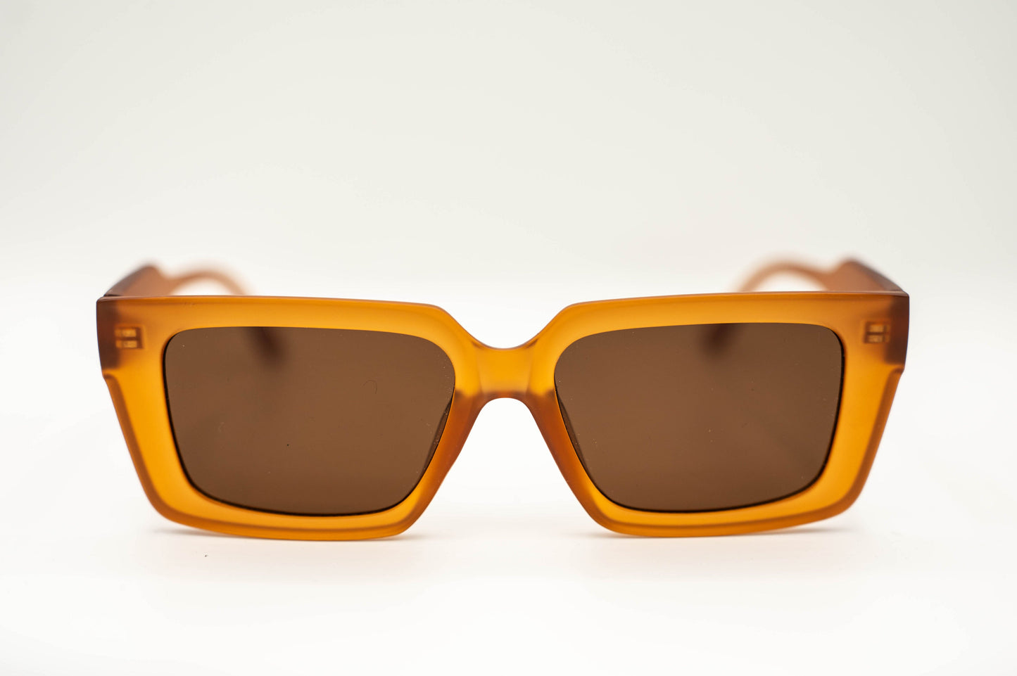 Oranje/bruine zonnebril