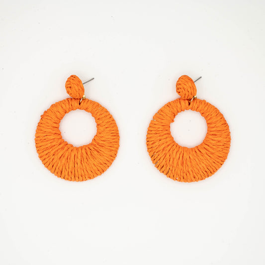 Oranje raffia oorbellen