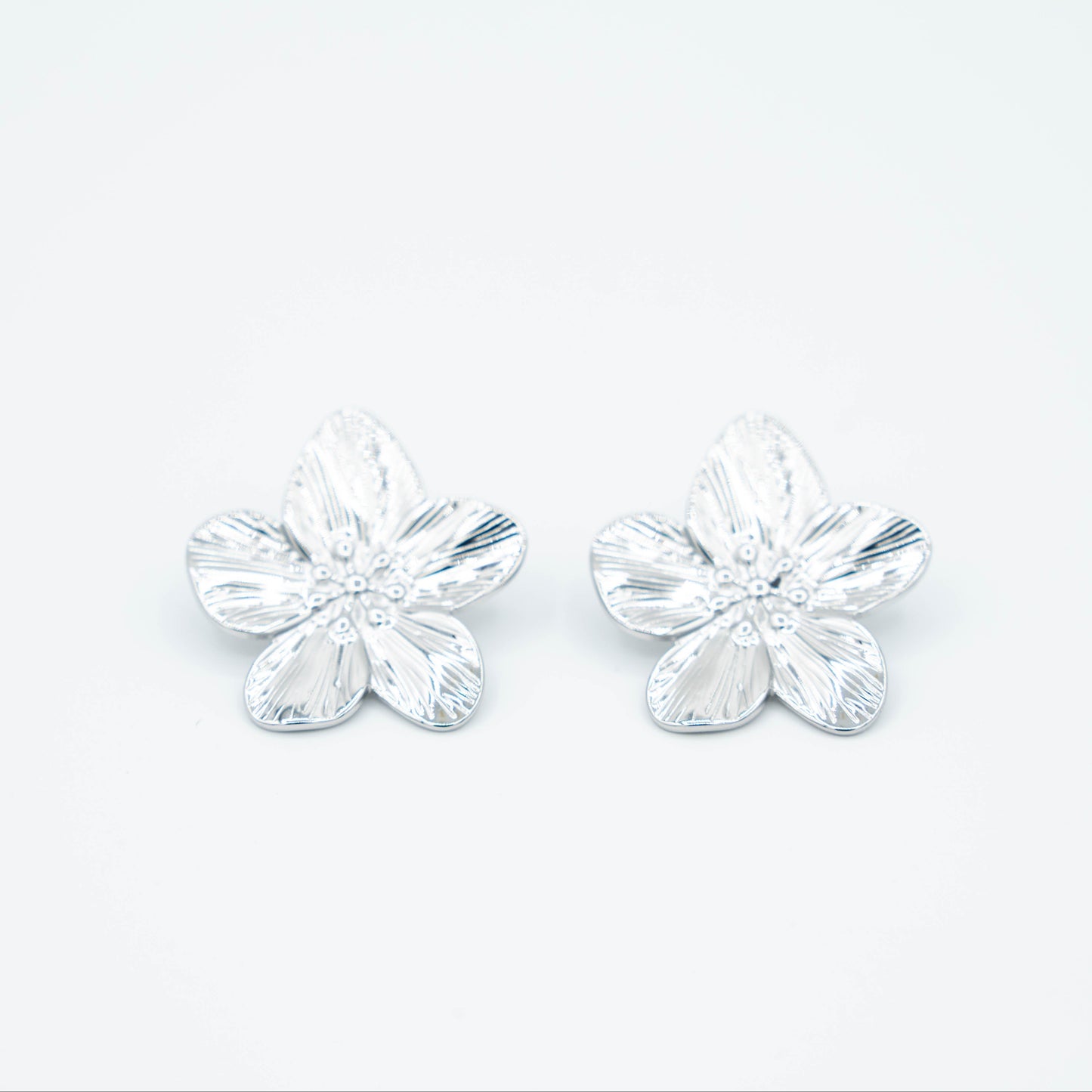 Blush blossom oorbellen