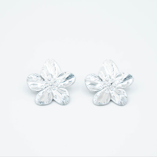 Blush blossom oorbellen